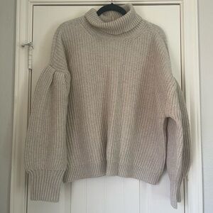 PUFF SLEEVE TURTLENECK